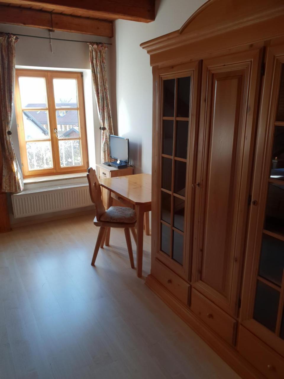 Landgasthof Bock Hotel Gauting Buitenkant foto
